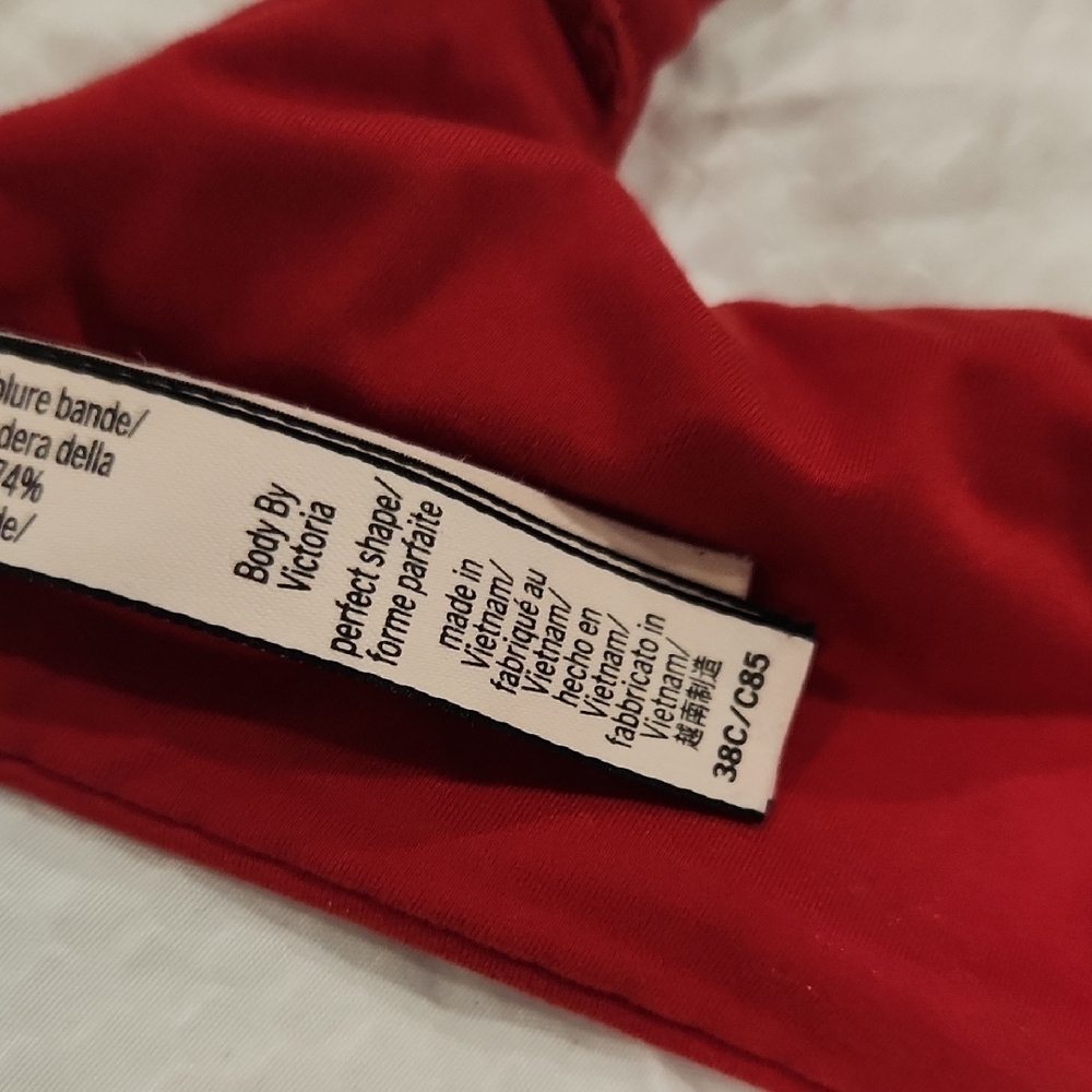 Victoria's Secret Red Lace Underwire Bra - Picture 6 of 6